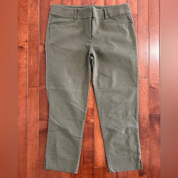 LOFT Pants - LOFT The Riviera Pant Marisa Olive Green Capri Pants Size 6